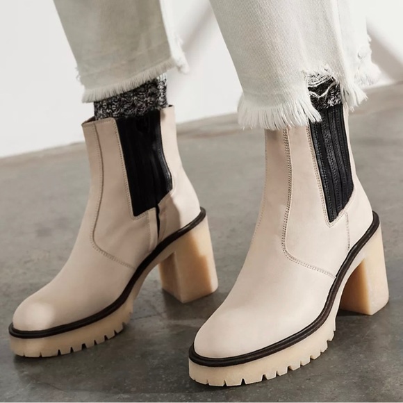 NIB $188 Free People James Chelsea White Boots 38.5 fits USA 8 or 8.5 Chunky NEW - Picture 1 of 17